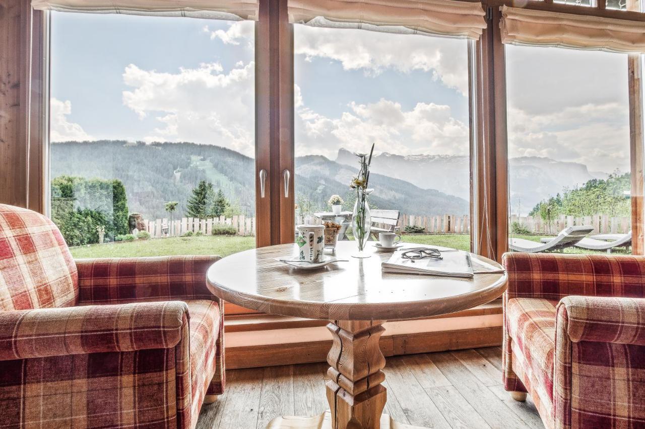 Hotel Ciasa Rü Blanch San Cassiano  Bagian luar foto