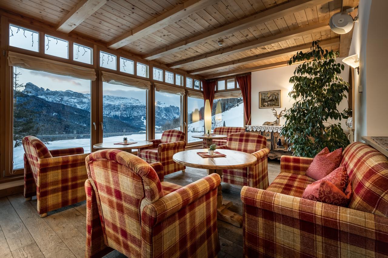 Hotel Ciasa Rü Blanch San Cassiano  Bagian luar foto