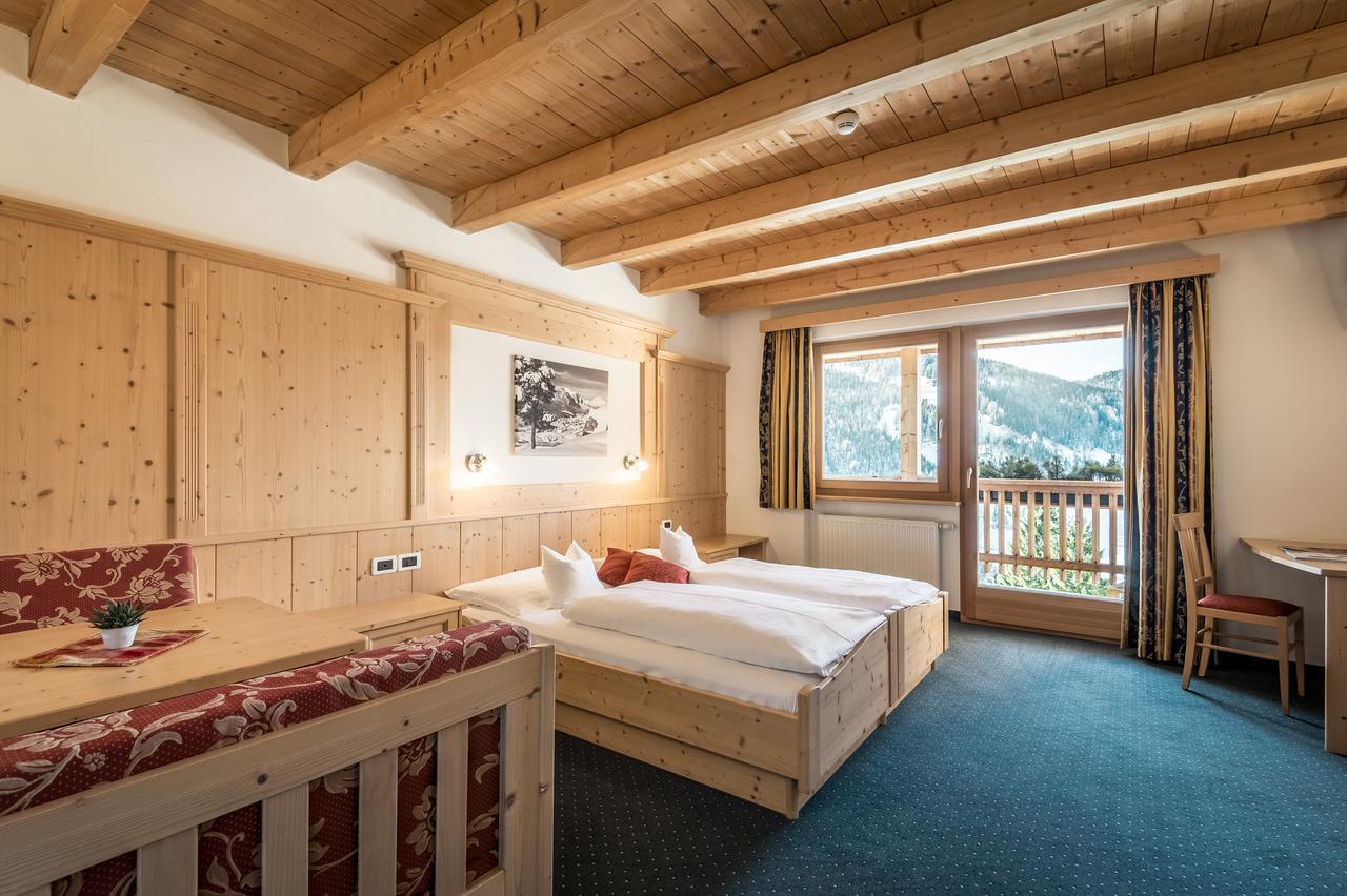 Hotel Ciasa Rü Blanch San Cassiano  Bagian luar foto