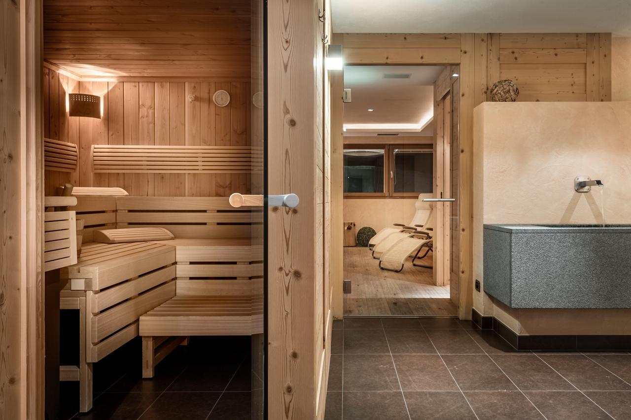 Hotel Ciasa Rü Blanch San Cassiano  Bagian luar foto