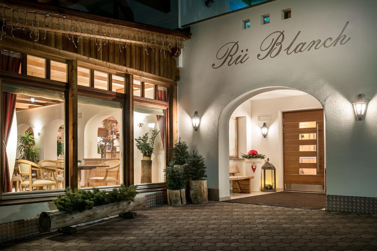 Hotel Ciasa Rü Blanch San Cassiano  Bagian luar foto