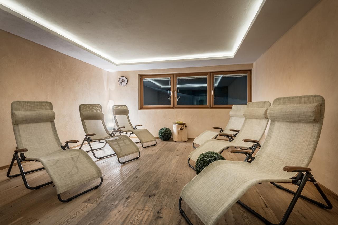 Hotel Ciasa Rü Blanch San Cassiano  Bagian luar foto
